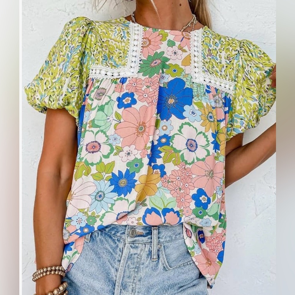 NWT- Boho Colorful Floral Printed Bubble Sleeve Lace Flowy Blouse size small